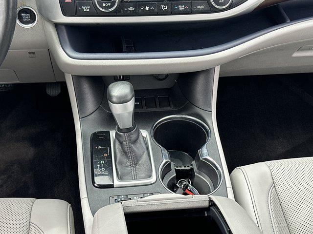 used 2015 Toyota Highlander car
