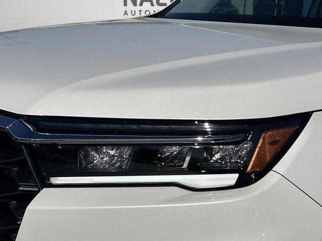 new 2025 Honda Pilot car, priced at $42,725
