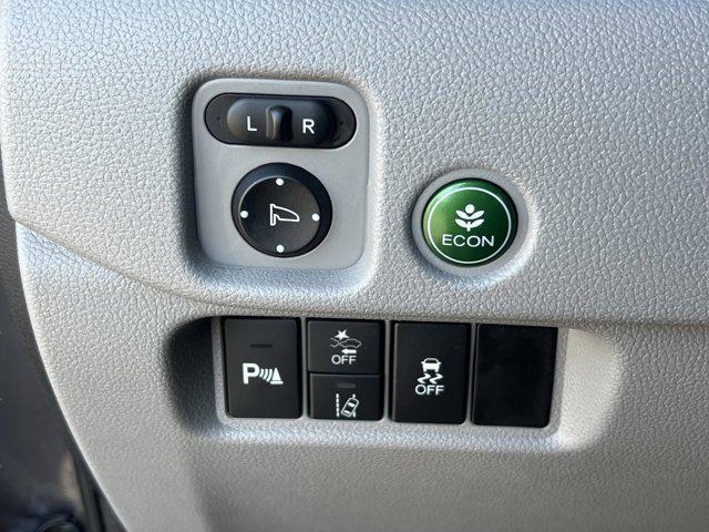 used 2021 Honda Pilot car, priced at $28,555