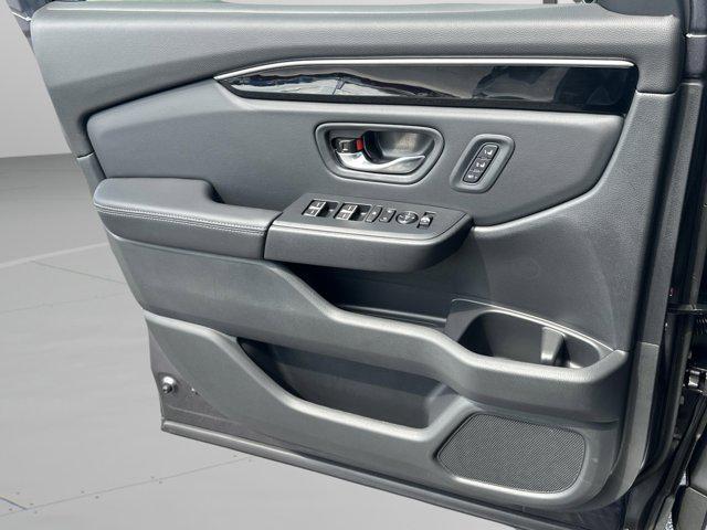 new 2025 Honda Pilot car, priced at $42,846