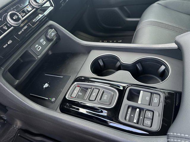 new 2025 Honda Pilot car, priced at $42,846