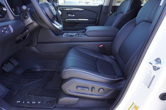 new 2025 Honda Pilot car, priced at $54,985
