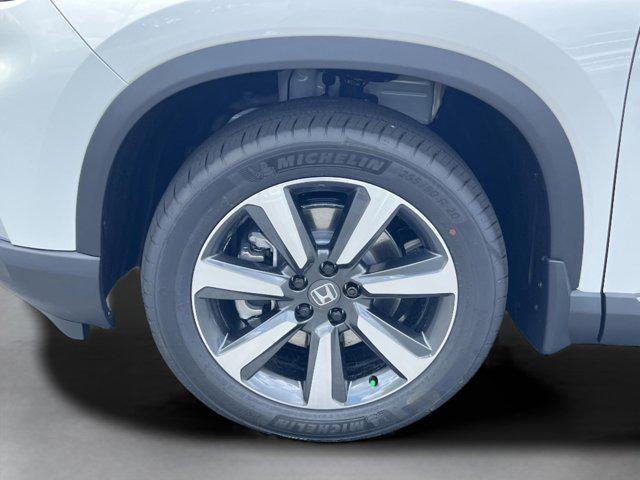 new 2025 Honda Pilot car, priced at $51,125