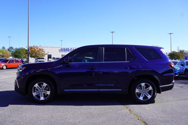 new 2025 Honda Pilot car, priced at $44,558