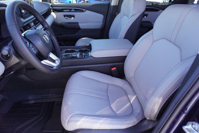 new 2025 Honda Pilot car, priced at $44,558