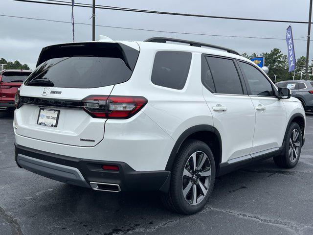 new 2025 Honda Pilot car, priced at $47,658