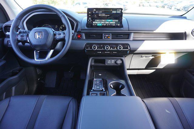 new 2025 Honda Pilot car, priced at $42,625