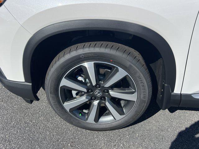 new 2025 Honda Pilot car, priced at $49,450