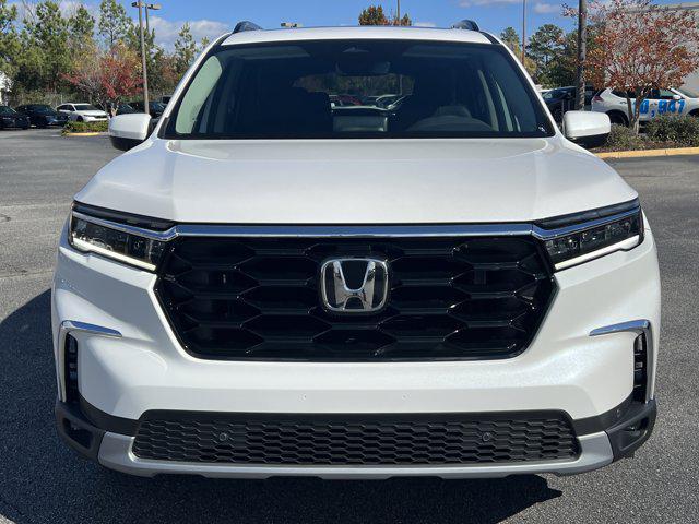 new 2025 Honda Pilot car, priced at $49,450