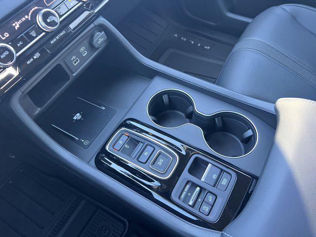 new 2025 Honda Pilot car, priced at $42,298