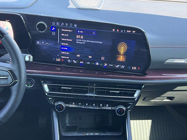 used 2025 Chevrolet Traverse car
