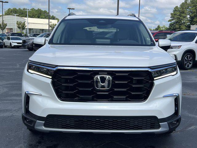 new 2025 Honda Pilot car, priced at $45,719