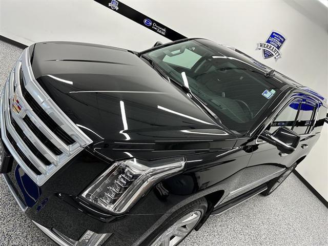 used 2020 Cadillac Escalade car, priced at $59,995