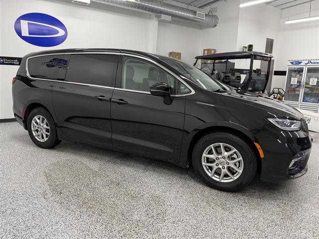 used 2022 Chrysler Pacifica car, priced at $27,995