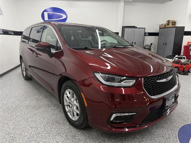 used 2023 Chrysler Pacifica car, priced at $29,995