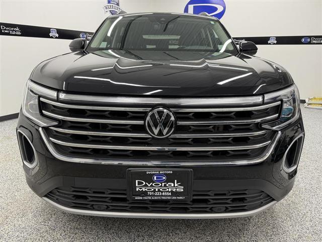 used 2024 Volkswagen Atlas car, priced at $37,995