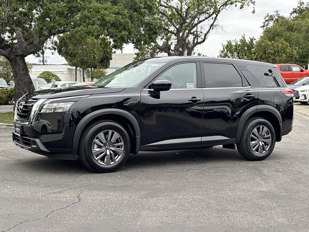 new 2025 Nissan Pathfinder car, priced at $40,530