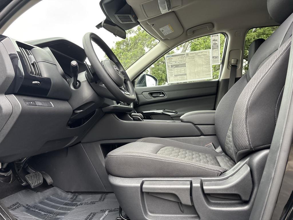 new 2025 Nissan Pathfinder car, priced at $40,530