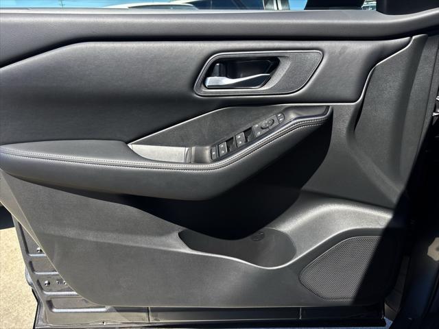 new 2025 Nissan Rogue car, priced at $31,985