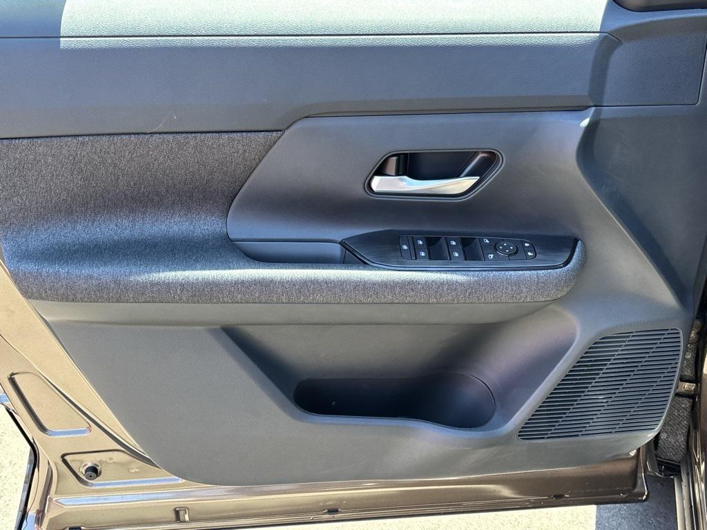 new 2025 Nissan Kicks car, priced at $25,595