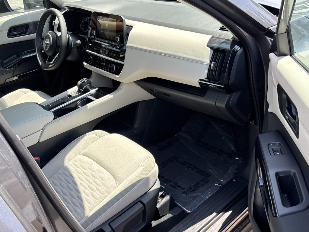 new 2025 Nissan Pathfinder car, priced at $38,775