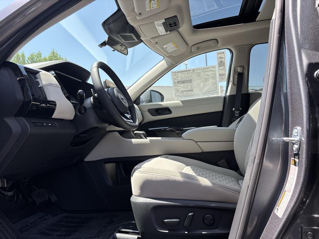 new 2025 Nissan Pathfinder car, priced at $38,775