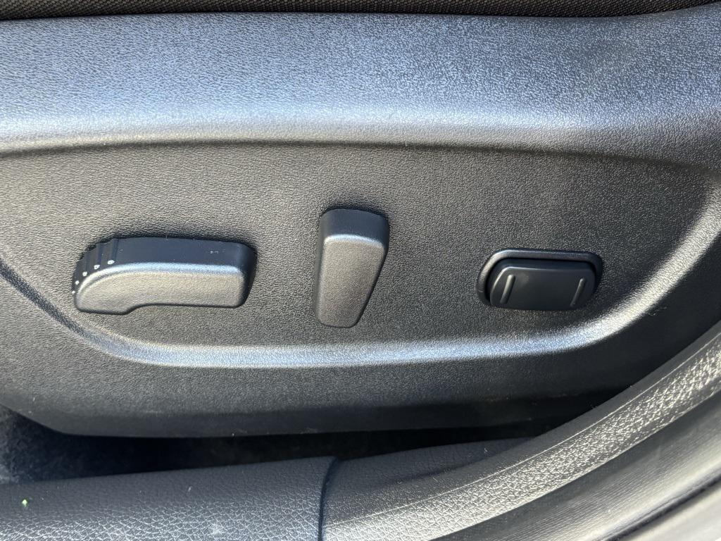 used 2020 Nissan Rogue car, priced at $23,290