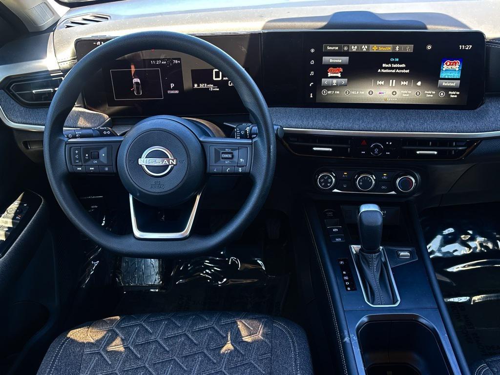 new 2025 Nissan Kicks car, priced at $27,100