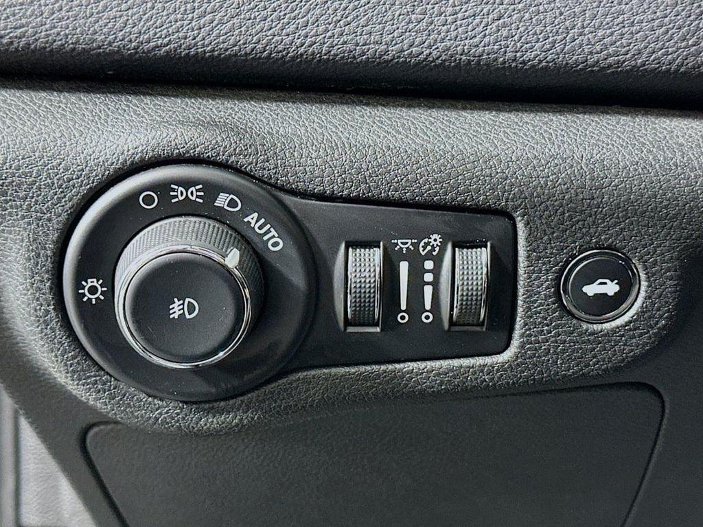 used 2015 Chrysler 200 car, priced at $6,725