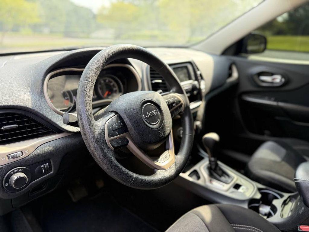 used 2015 Jeep Cherokee car, priced at $8,477