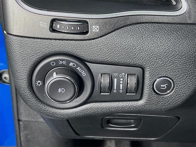 used 2023 Jeep Cherokee car, priced at $30,996
