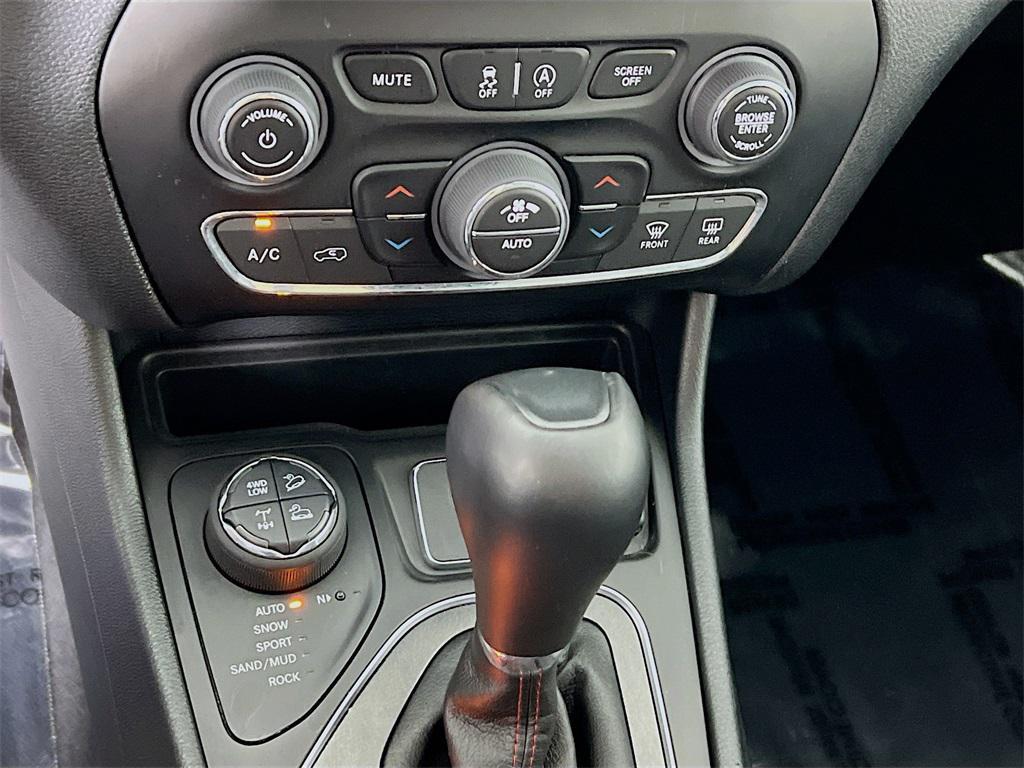 used 2023 Jeep Cherokee car, priced at $30,456