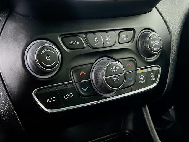 used 2023 Jeep Cherokee car, priced at $29,996
