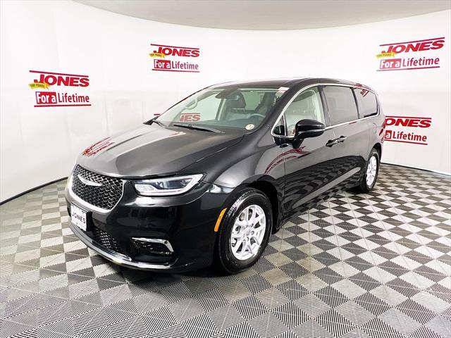 used 2023 Chrysler Pacifica car, priced at $24,998