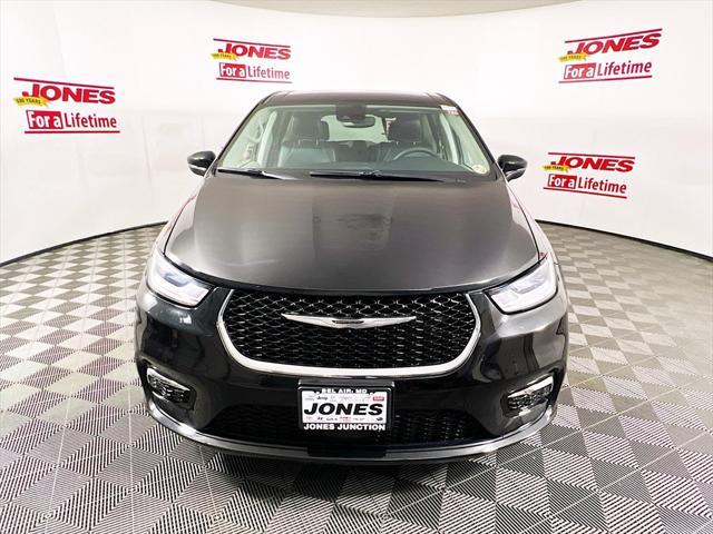 used 2023 Chrysler Pacifica car, priced at $24,998