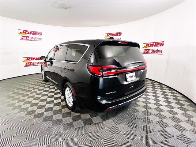 used 2023 Chrysler Pacifica car, priced at $24,998