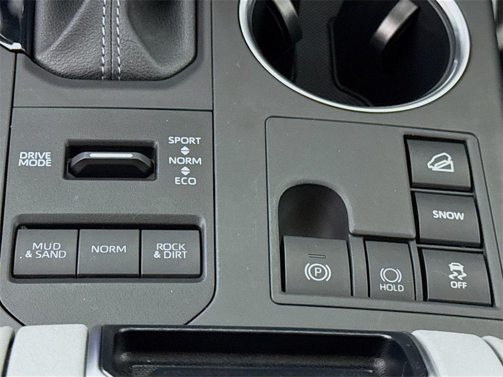 used 2024 Toyota Highlander car, priced at $44,998