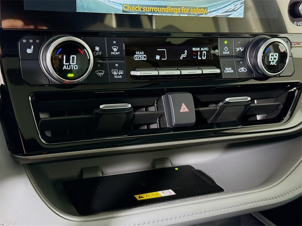 used 2024 Toyota Highlander car, priced at $44,998