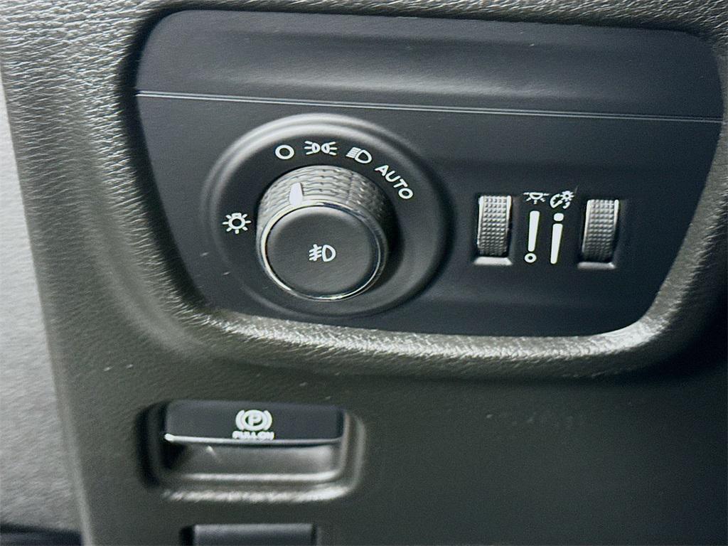 used 2023 Jeep Grand Cherokee car, priced at $30,999