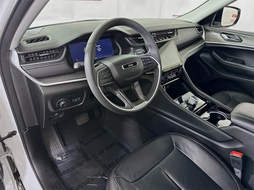 used 2023 Jeep Grand Cherokee car, priced at $30,999