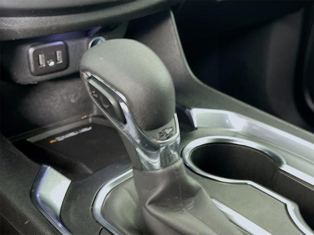 used 2022 Chevrolet Traverse car, priced at $28,746