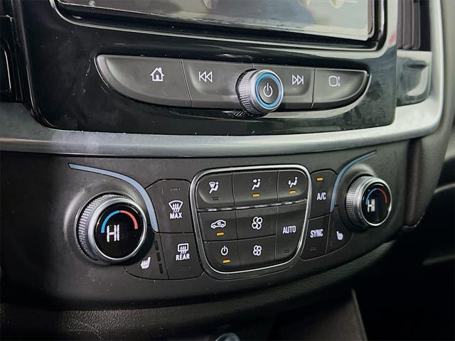 used 2022 Chevrolet Traverse car, priced at $28,746