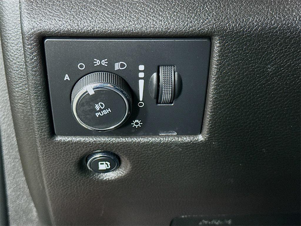 used 2021 Jeep Grand Cherokee car, priced at $25,294