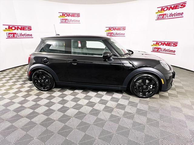 used 2022 MINI Hardtop car, priced at $27,592