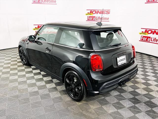 used 2022 MINI Hardtop car, priced at $27,592