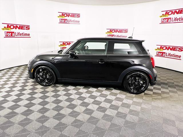 used 2022 MINI Hardtop car, priced at $27,592