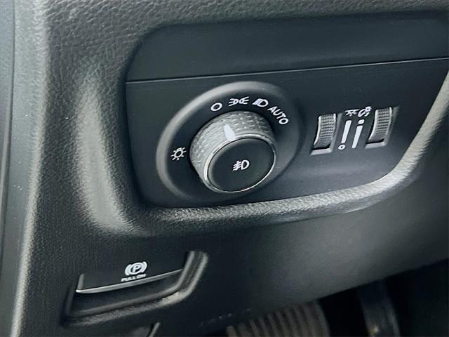 used 2024 Jeep Grand Cherokee car, priced at $38,995