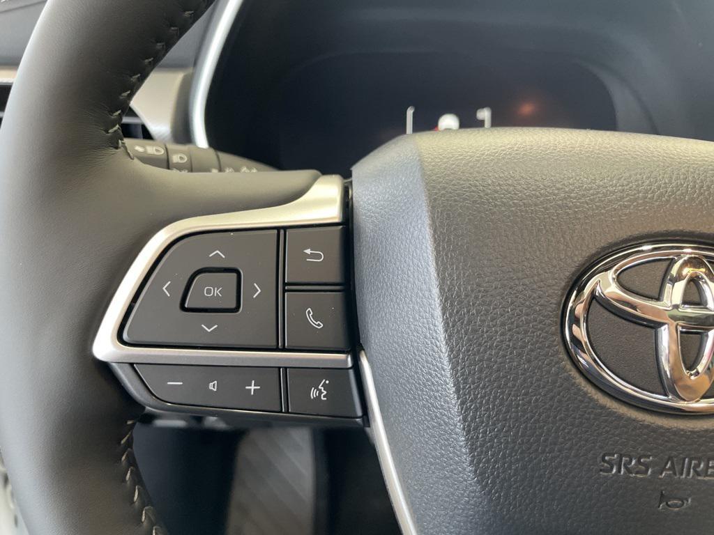 new 2025 Toyota Highlander car, priced at $56,432