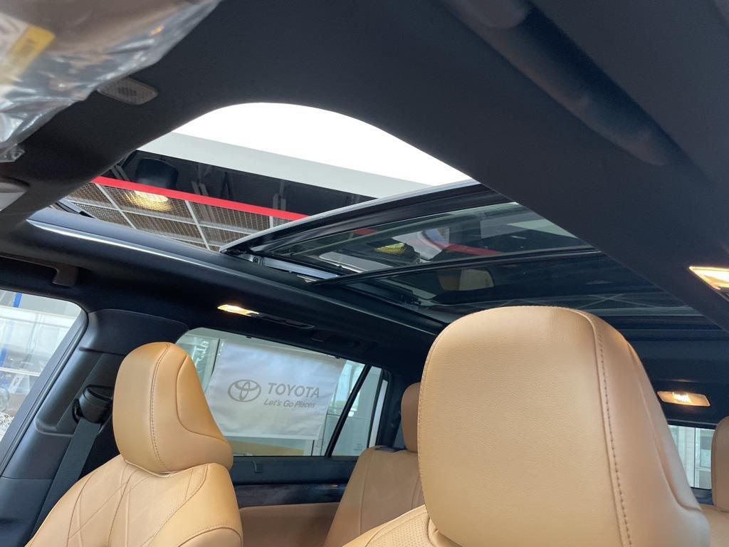 new 2025 Toyota Highlander car, priced at $56,432