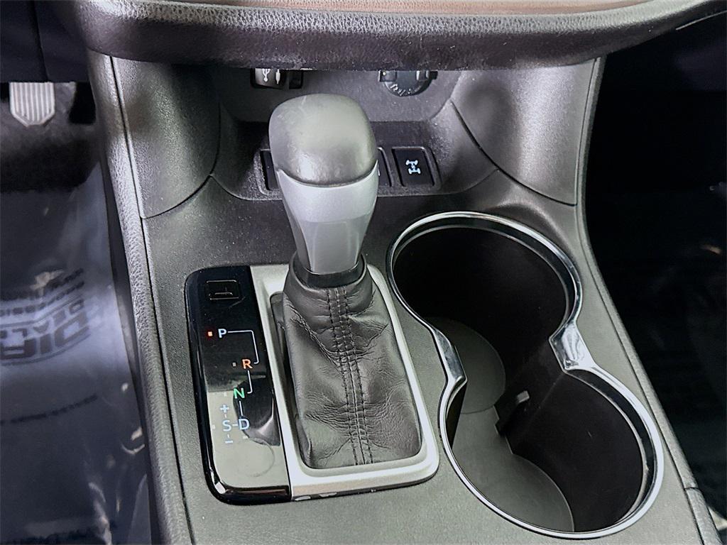 used 2014 Toyota Highlander car